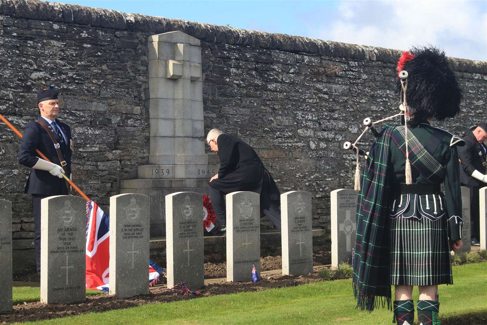 Willie Watt, Vice-Lieutenant of Caithness, laying a poppy wreath during the Anzac Day commemoration. Picture: Alan Hendry