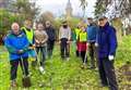 Community advocate and friends bring spring colour to Thurso with 5000 bulbs