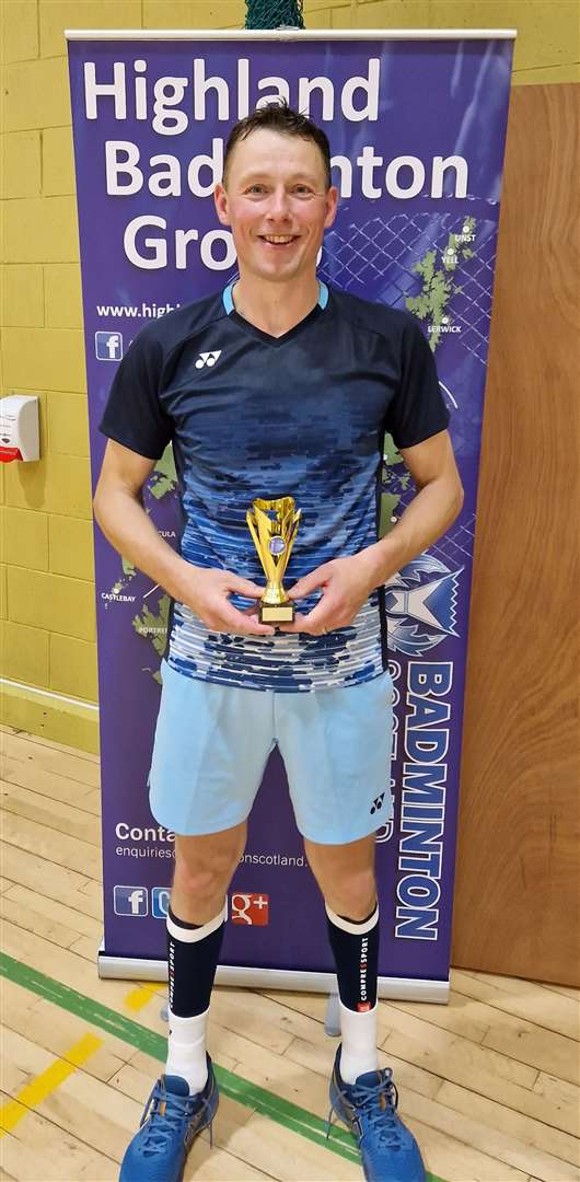 Men's singles winner Mark Mackay.