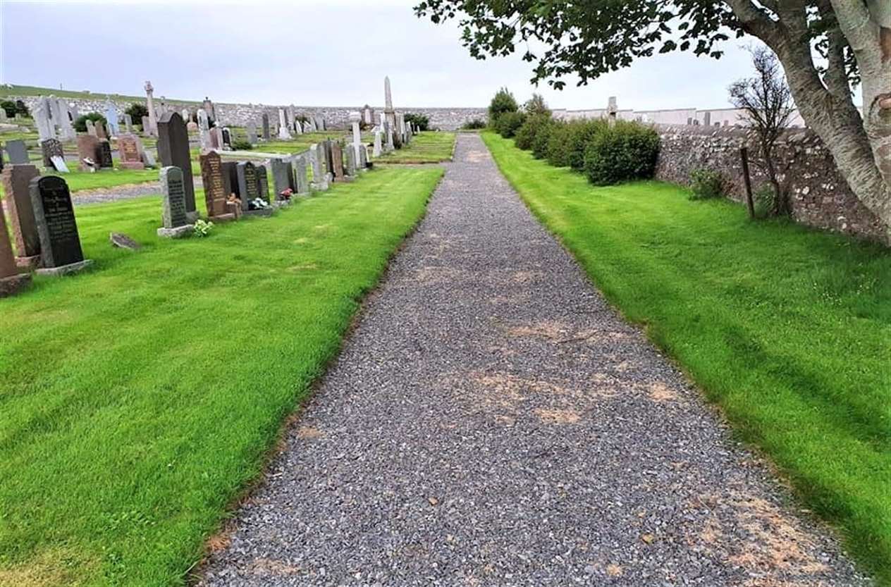 Latheron cemetery after the volunteers tidied it up.