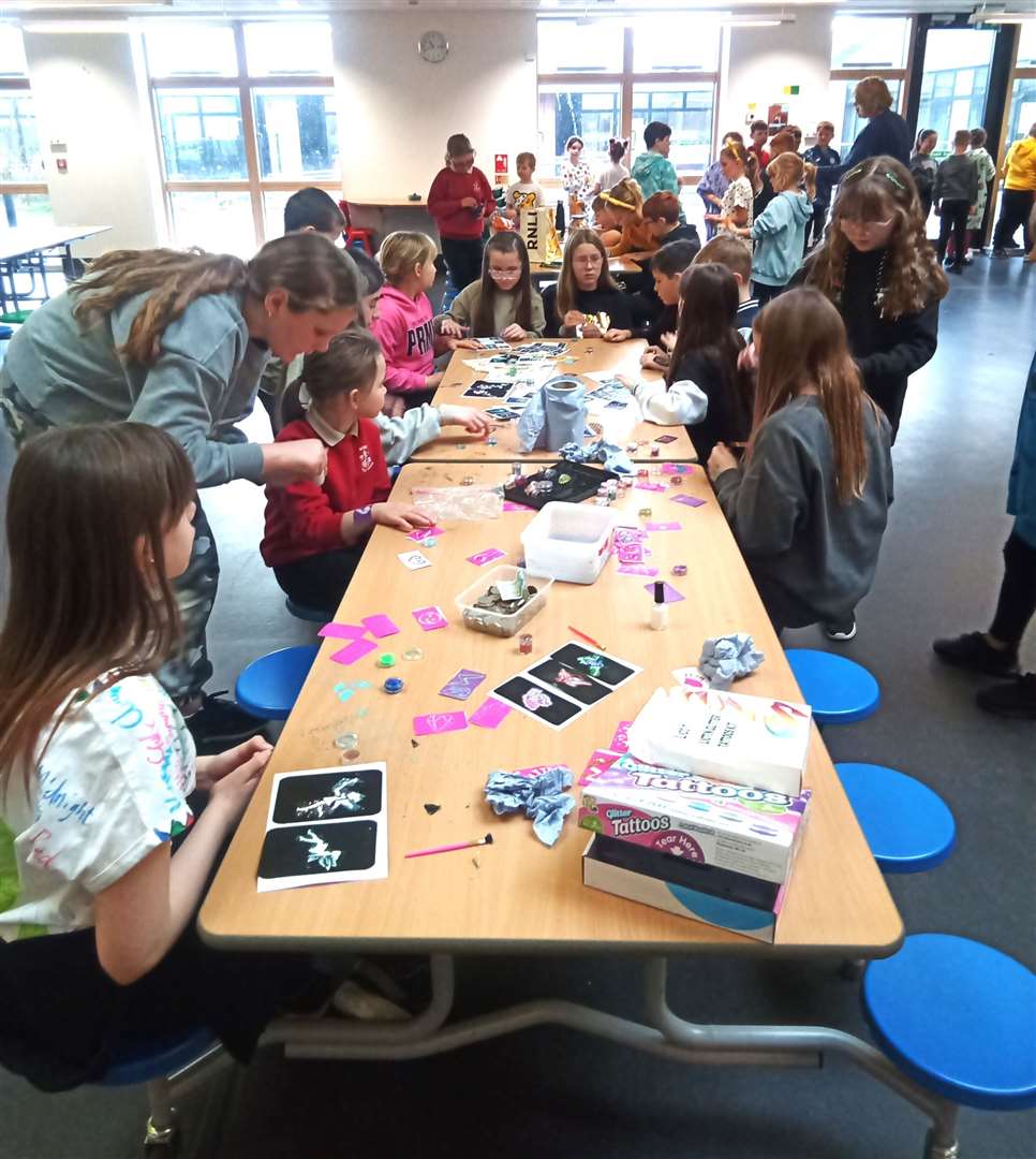 Noss pupils ice biscuits for Children in Need.