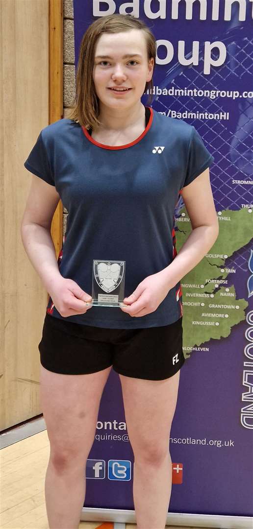 U17 girls' singles winner Chloe Mackenzie.
