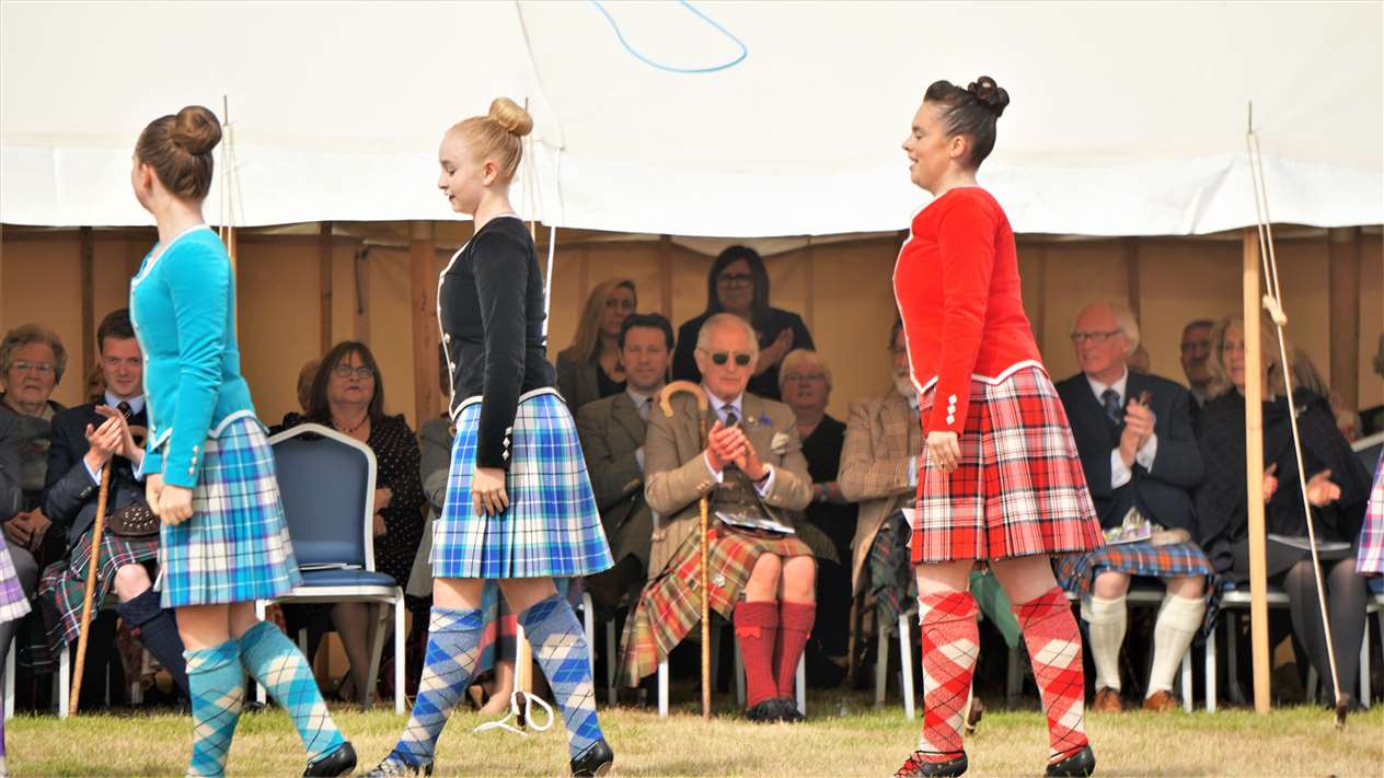 Tanya Horne dancers leave the field. P. Picture: DGS