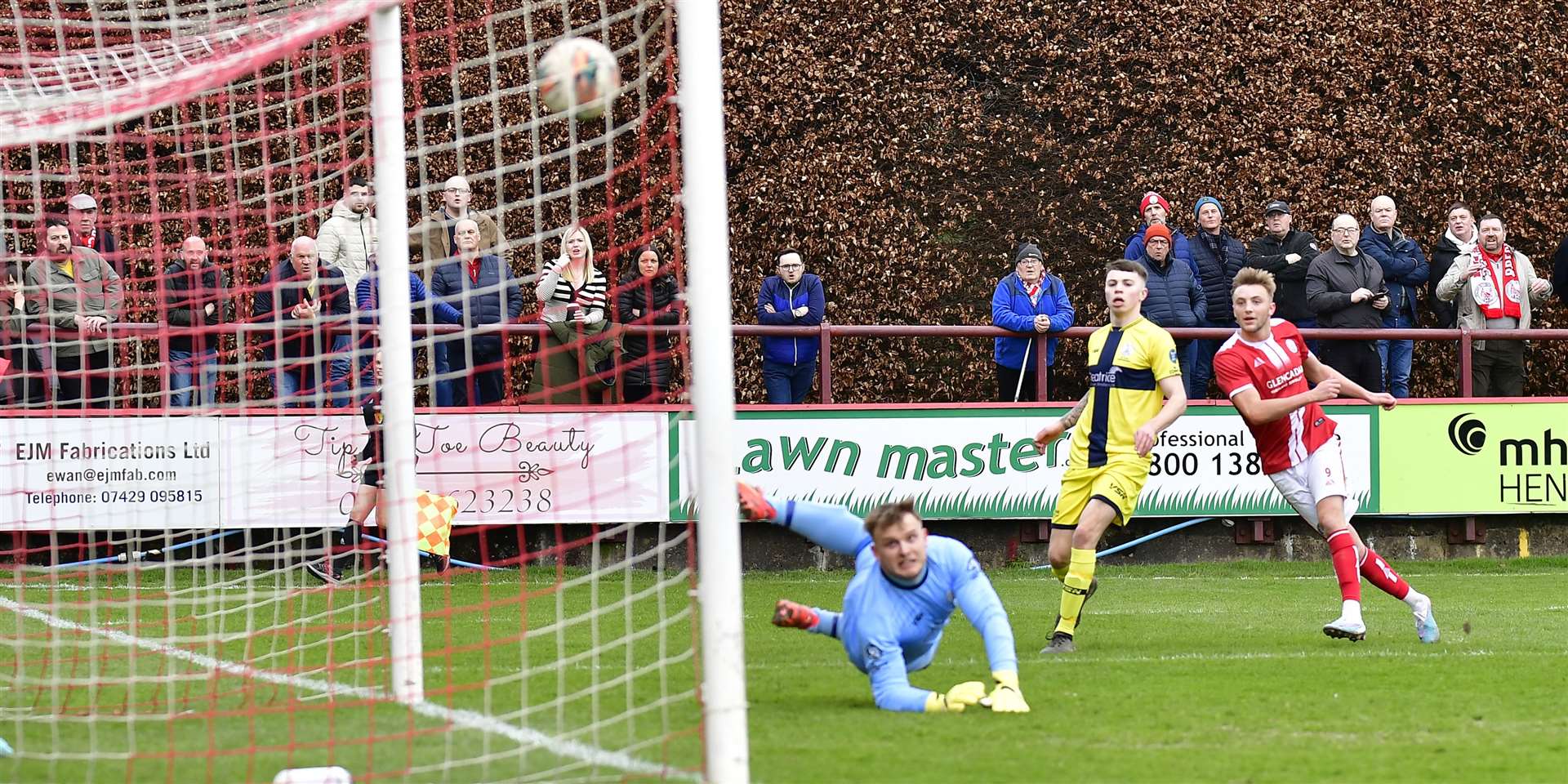 Grady McGrath fires in Brechin City's third goal of the afternoon against Wick Academy. Picture: Mel Roger