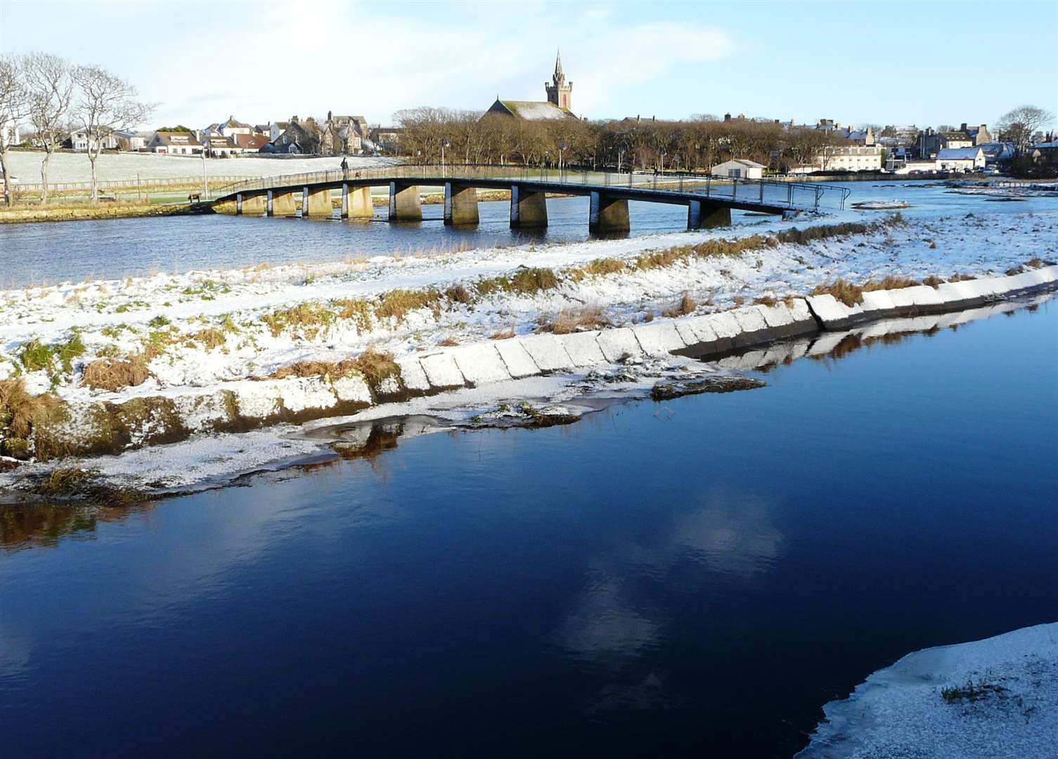 The main Coghill bridge in winter.