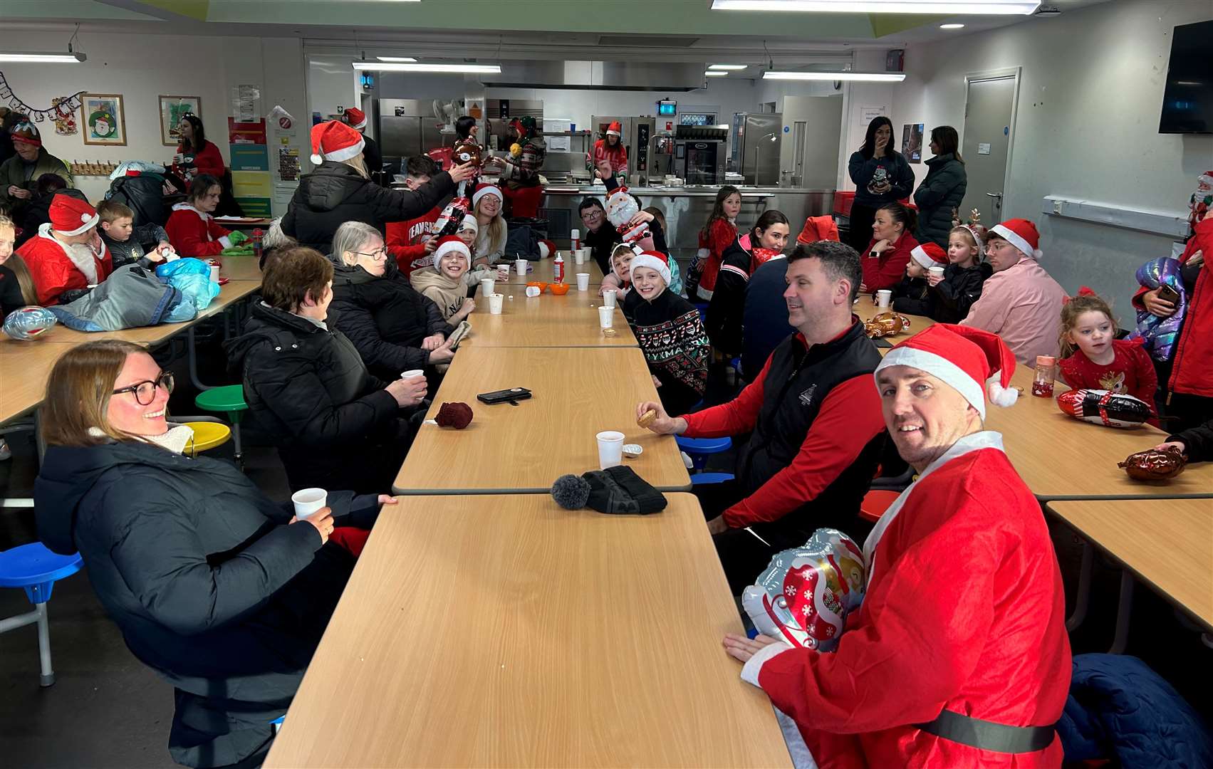 Family members joined pupils for hot chocolate, mince pies and shortbread.