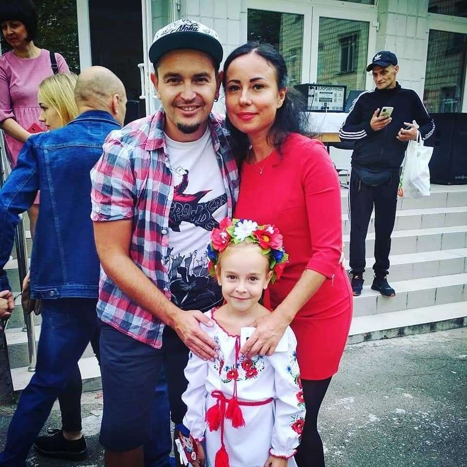 Amelia with her mother Lilia and father Roman (Lilia Anisovych/PA)