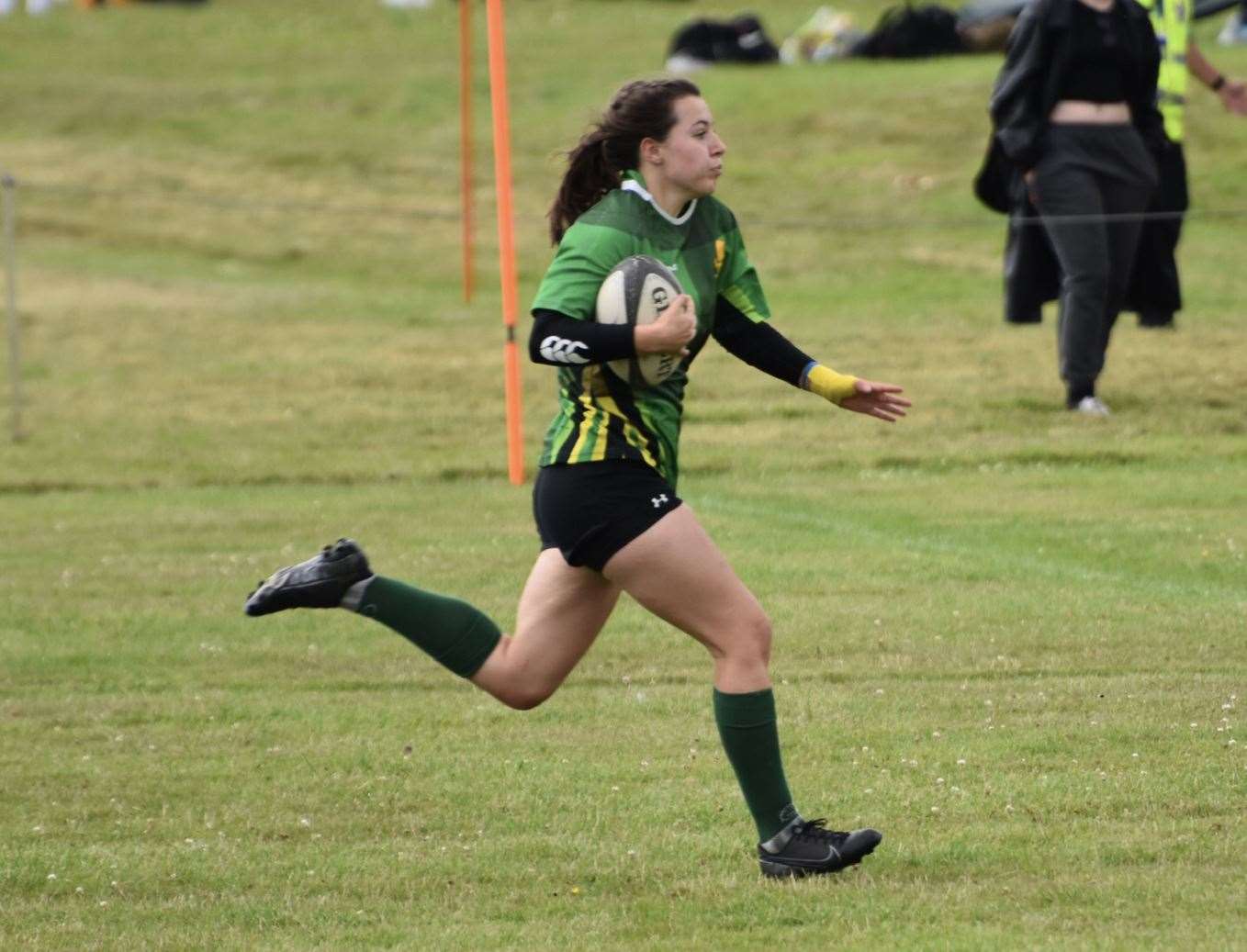 Morven Thomson, who plays fly-half and centre, will be heading to the national sports training centre at Inverclyde as part of the Scottish under-18s.