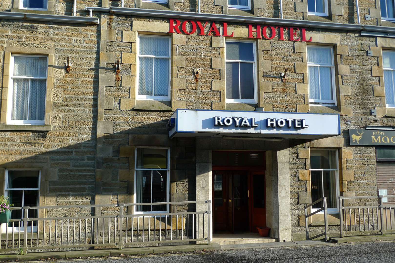 The Royal Hotel in Thurso has been taken over by Glasgow businessman Thomas Melville