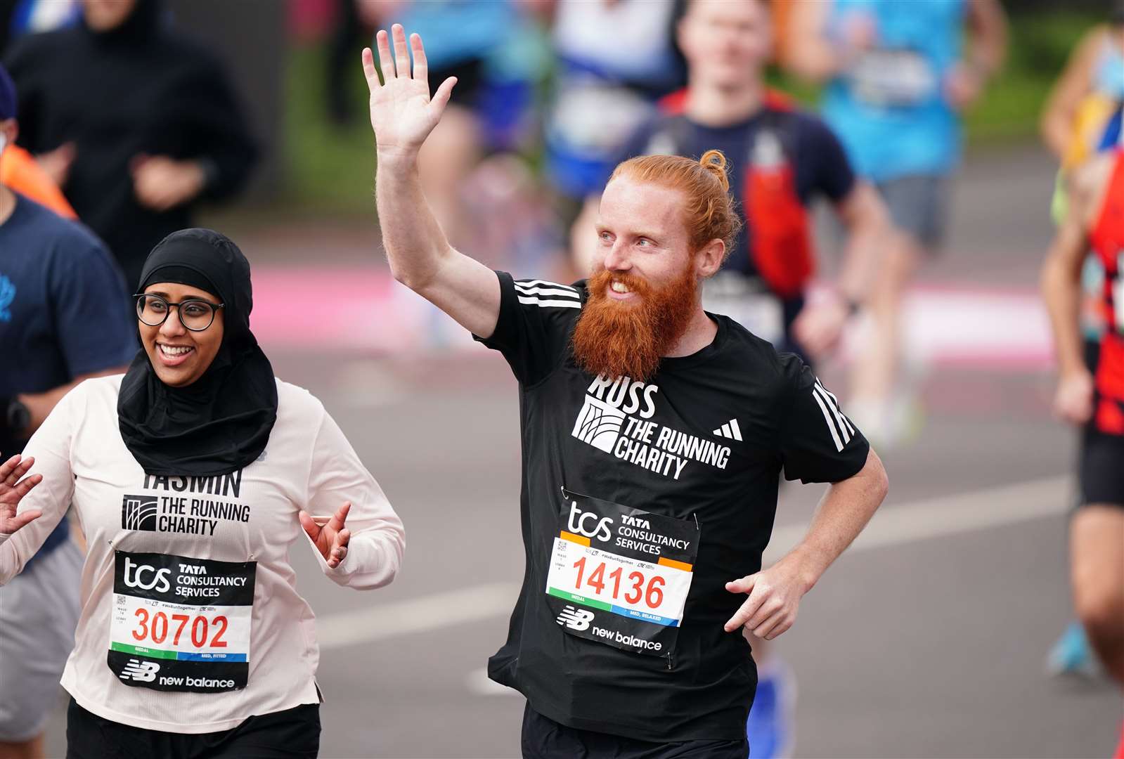 Record number of runners take part in London Marathon