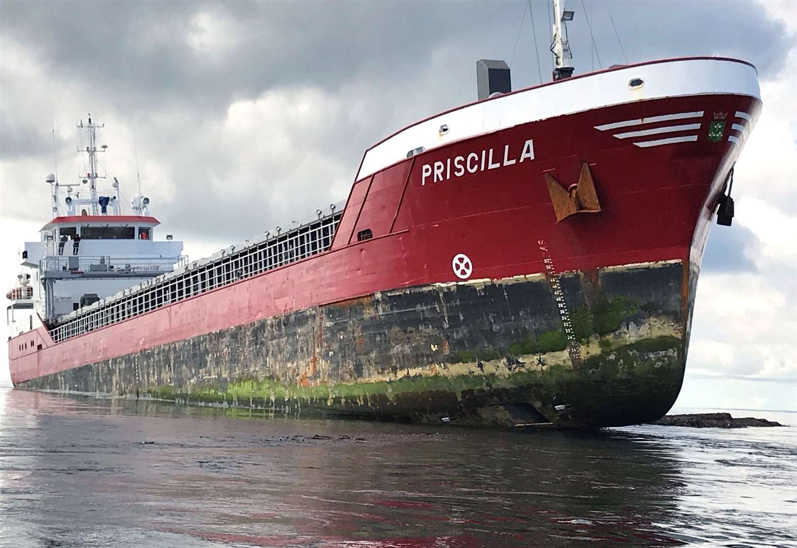 Officer distracted when ship ran aground
