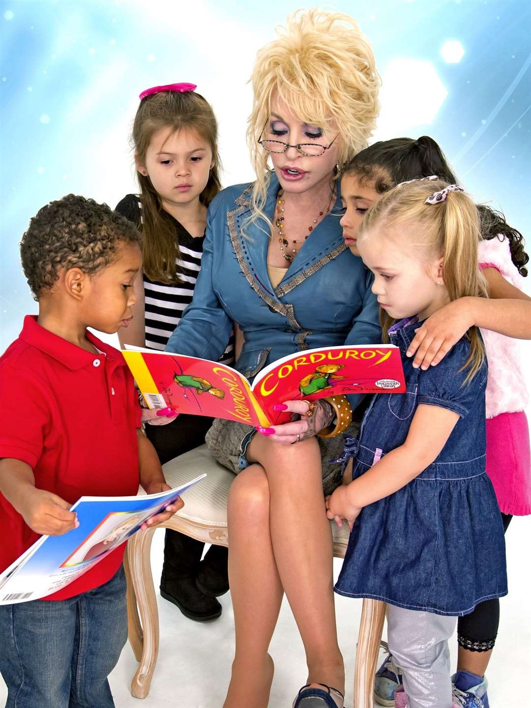 Dolly Parton reading Mabel and the Mountain to various children.