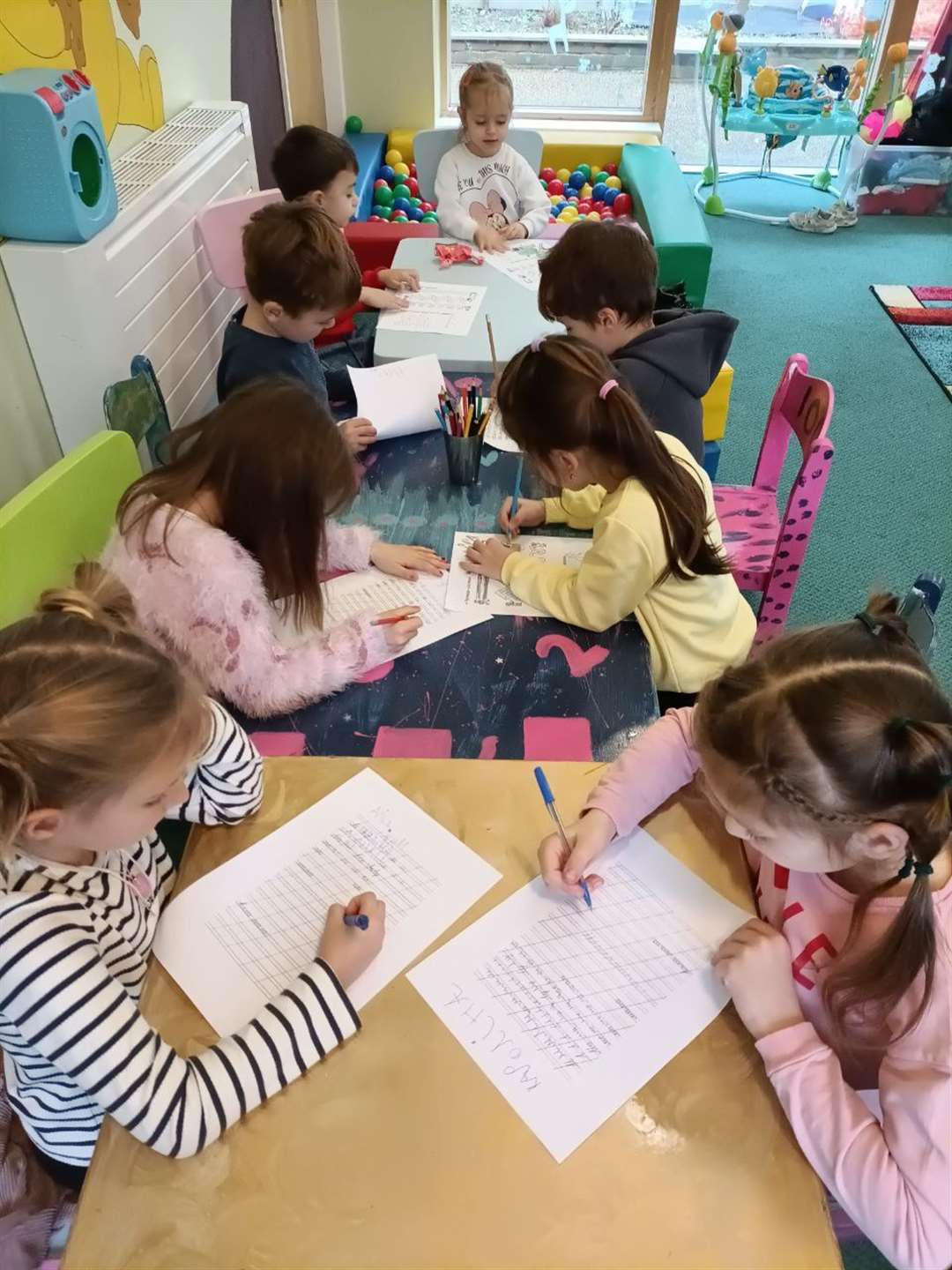 Classes at The Ukrainian School Surrey include Ukrainian language lesson and the history of Ukraine (The Ukrainian School Surrey)
