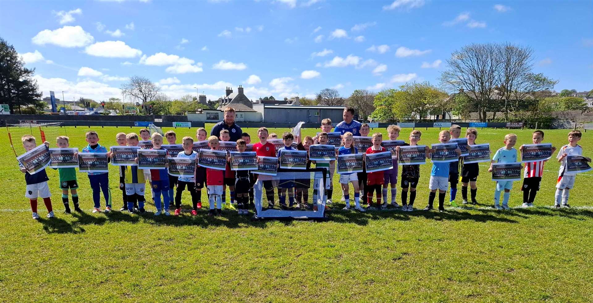 The 6-9 age group during the two days of coaching at the Dammies.