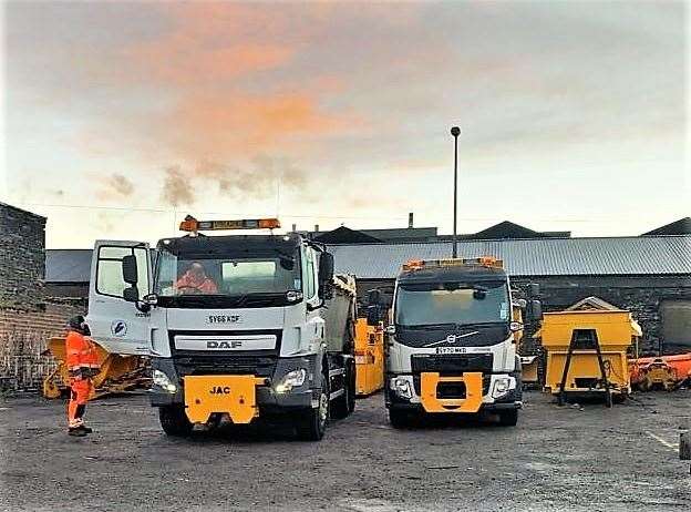 Caithness Roads Team has been praised by the council after a visit to the Wick depot.
