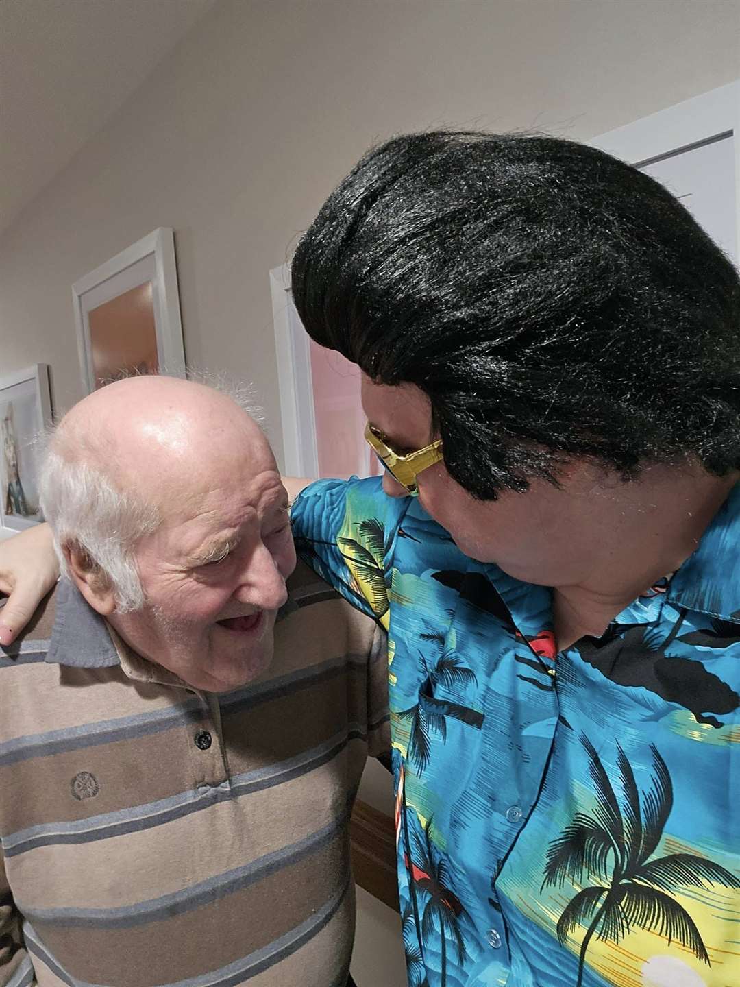 Elvis meets Pentland Home resident George Ross.