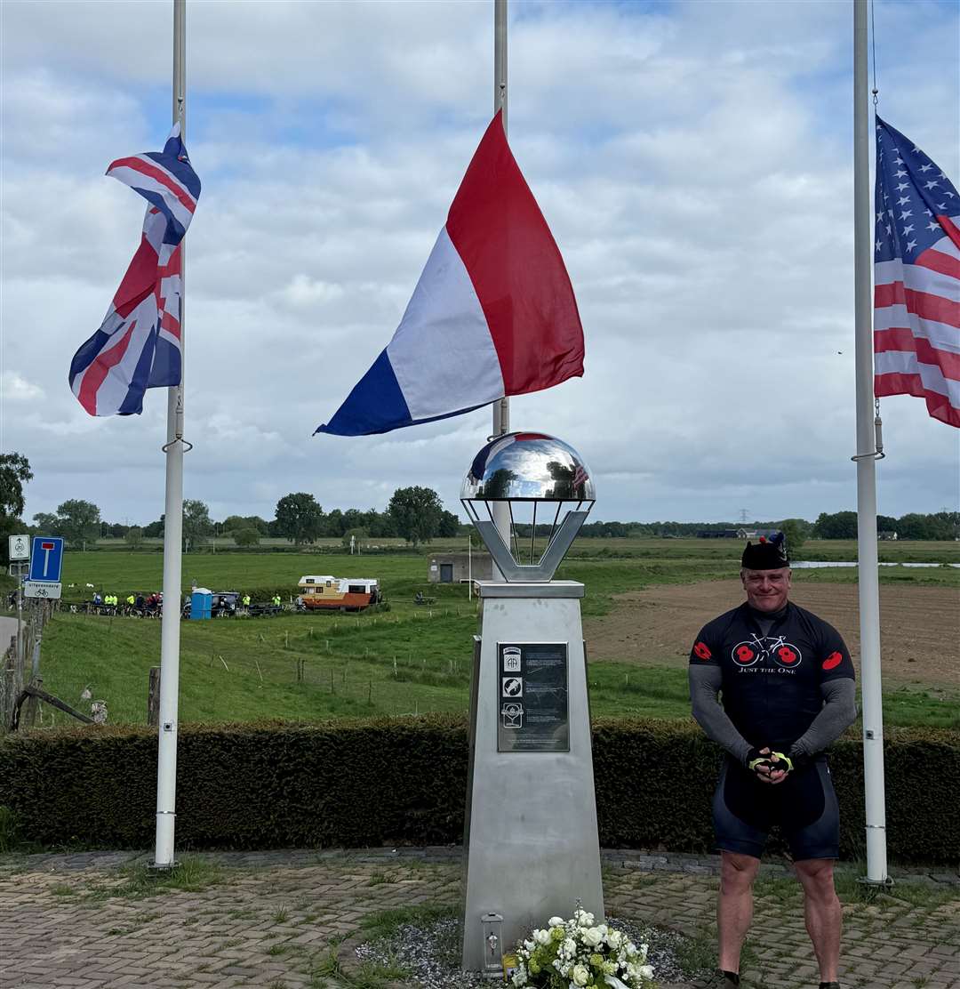 Next to a Wreath lain at Mars en Wijthdijk, Grave, North Brabant