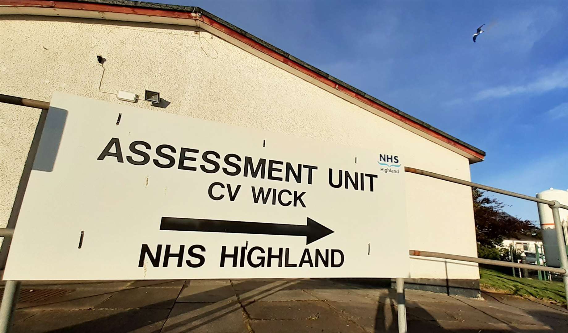A sign pointing to the NHS Highland coronavirus assessment unit in Wick.