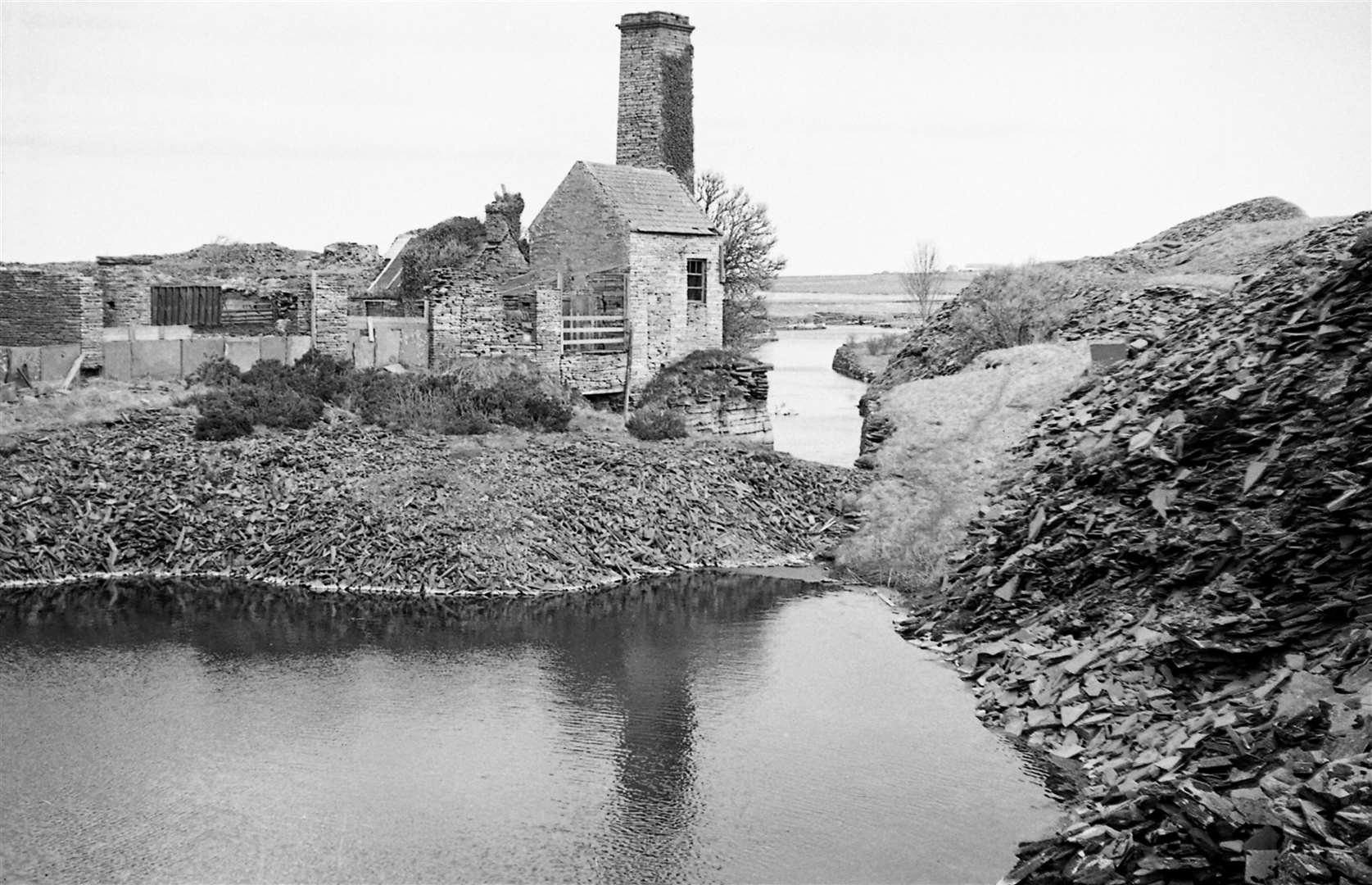 Ruins at Achscrabster quarry (most of the parts where quarry extraction took place are now filled with water). Jack Selby Collection / Thurso Heritage Society