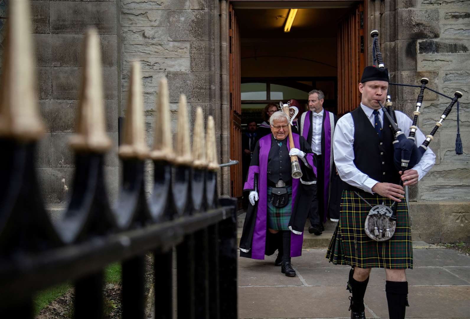 Piper Robert Bell with mace bearer Graham Birnie. Picture: John Baikie/UHI