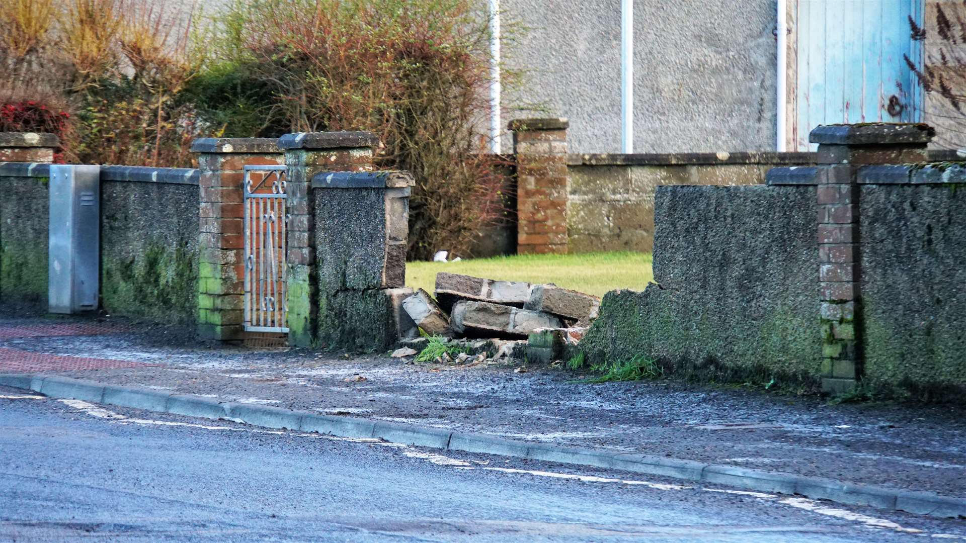 A 10ft section of wall was smashed down in the accident on Thurso Road in Wick today.