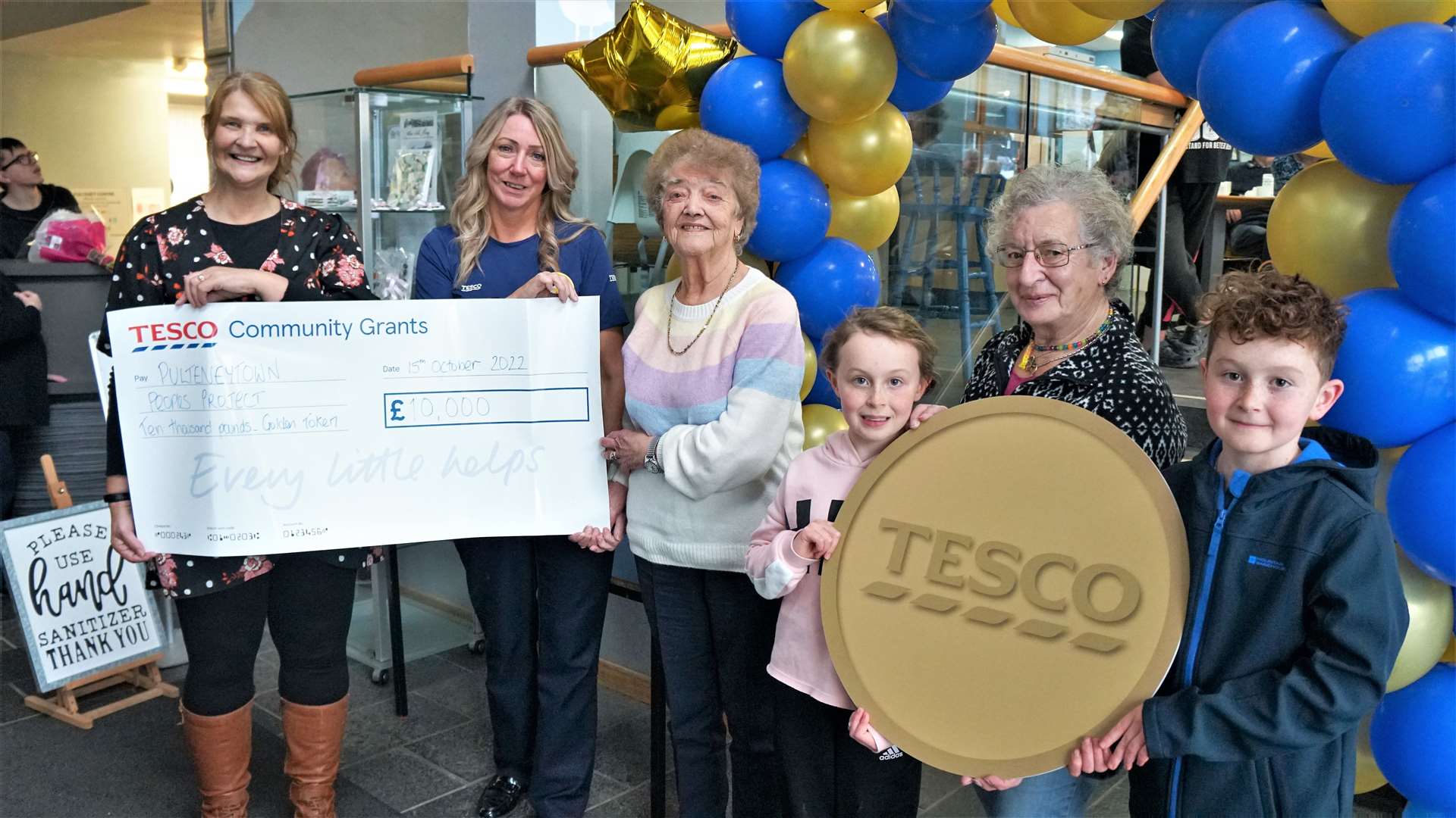 Wick Tesco handed over a cheque for £10K to the PPP Lunch Club for the Elderly. From left, Jennifer Harvey (development officer at PPP), Karen Center (Tesco community champion), Kathleen Sinclair from the lunch club along with Jane McCarthy who picked PPP's lunch club as the beneficiary and her grandchildren Carey and Alex.Picture: DGS