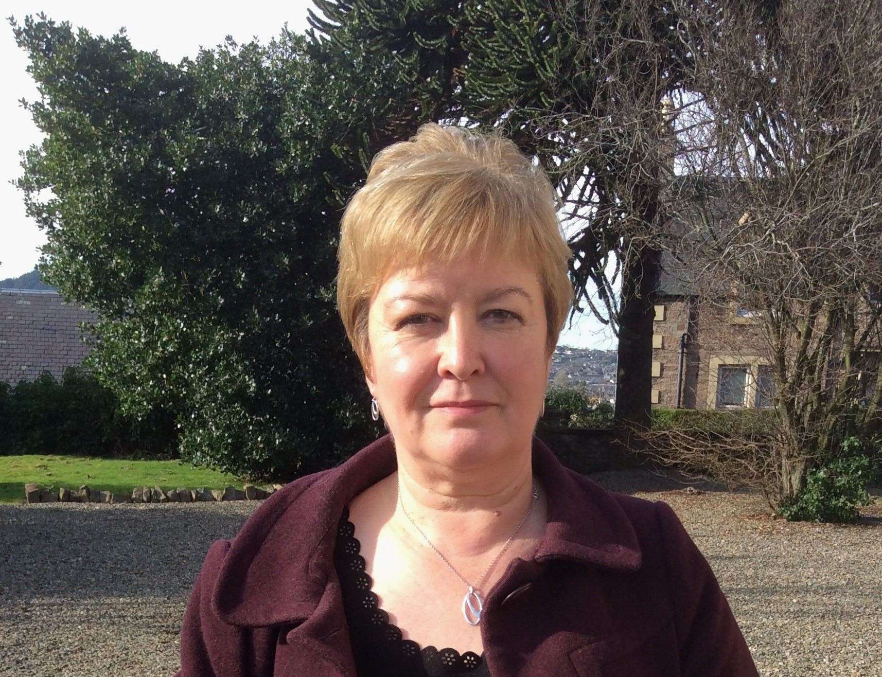 Rhoda Grant has given her backing to the Caithness roads campaign.