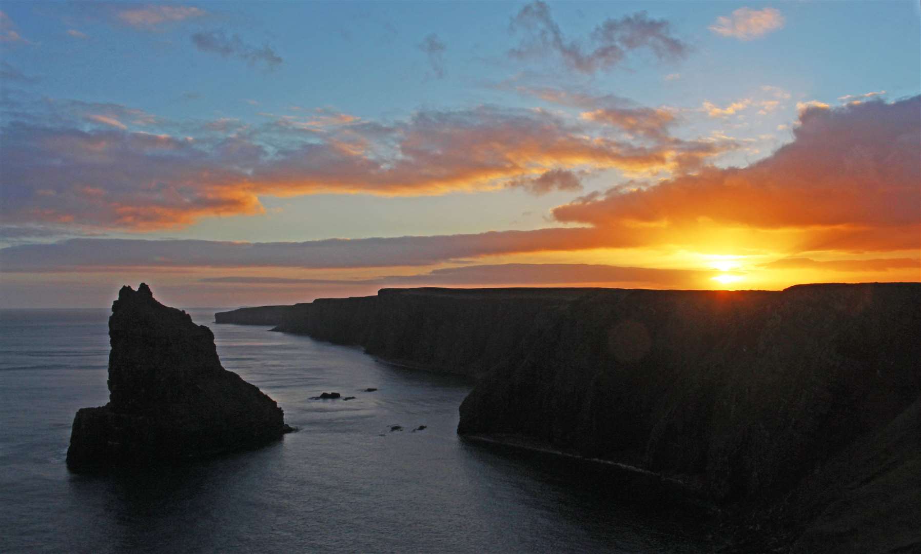 An evening view of Duncansby Stacks by Alan Hendry.