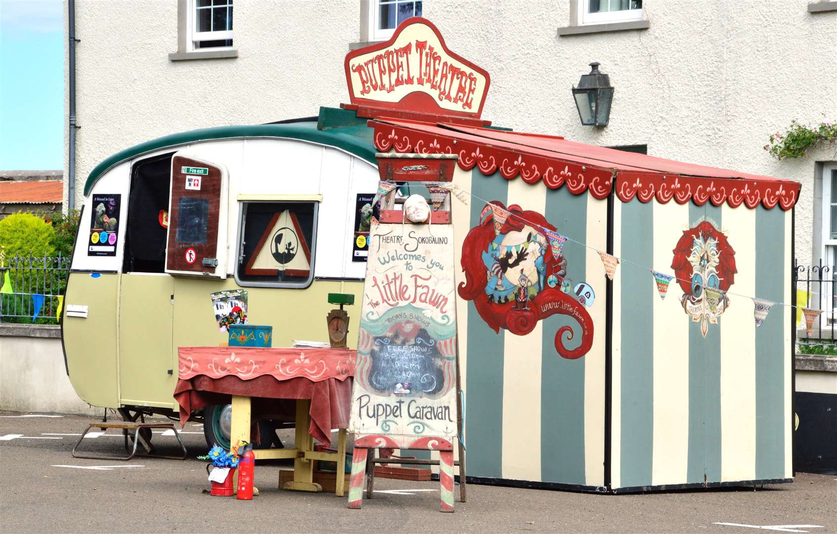 Little Fawn Caravan is coming to Lyth with its puppet theatre.