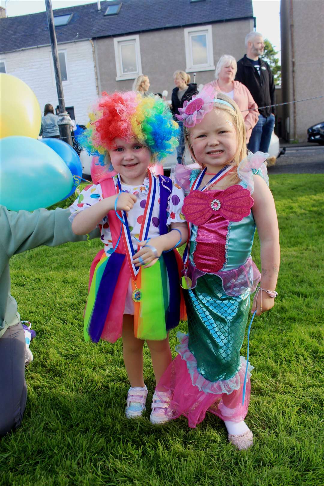 Four-year-olds Demi Miller and Hallie Durrand. Picture: Alan Hendry