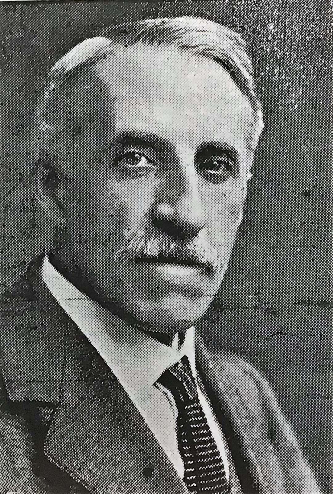 Pastor Horne from a contemporary photograph that includes his nose as it should be.