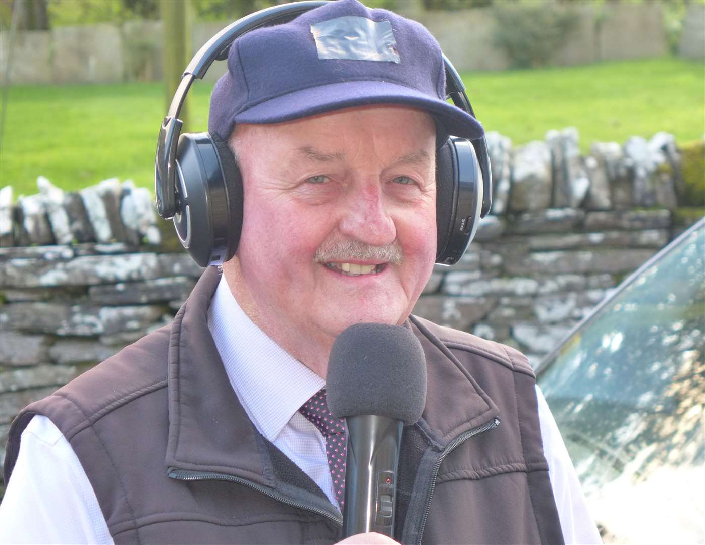 Banger racing fan Willie Mackay has sponsored the overall winners trophy and will be heading the commentary team for this Sunday's non stop thrills and excitement.