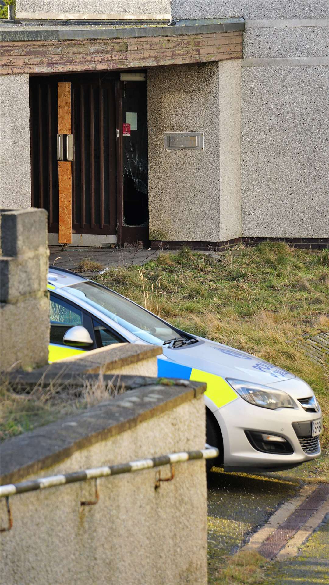 Police investigate the alleged cannabis farm at Girnigoe Street in Wick. Picture: DGS