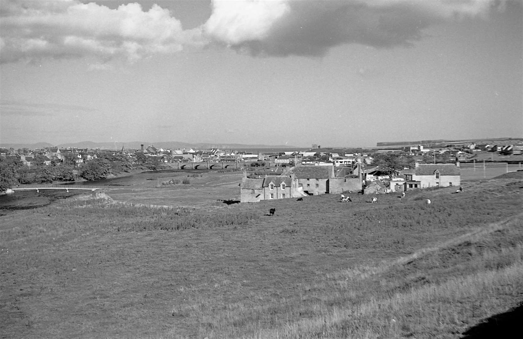 A Thurso view from before the Mount Vernon flats were built, showing the mill and foundry buildings. Jack Selby Collection / Thurso Heritage Society