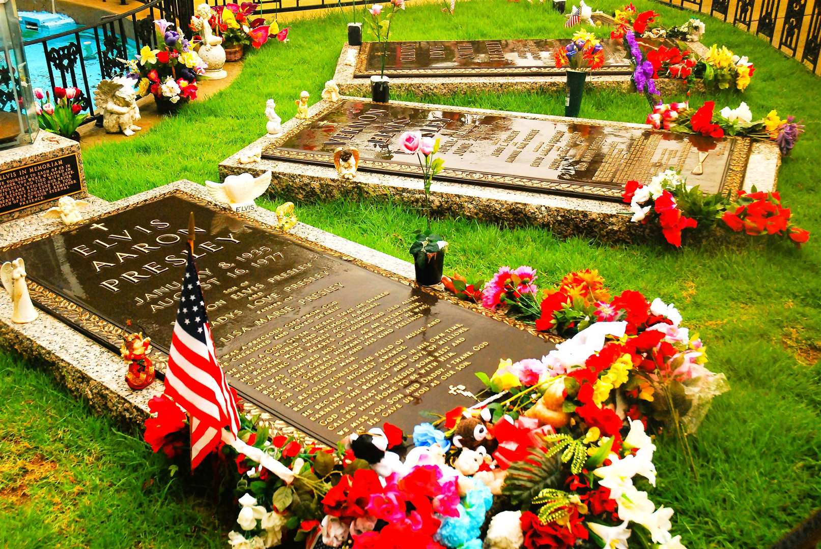 The final resting place for Elvis Presley at Graceland, Memphis. Picture: AdobeStock