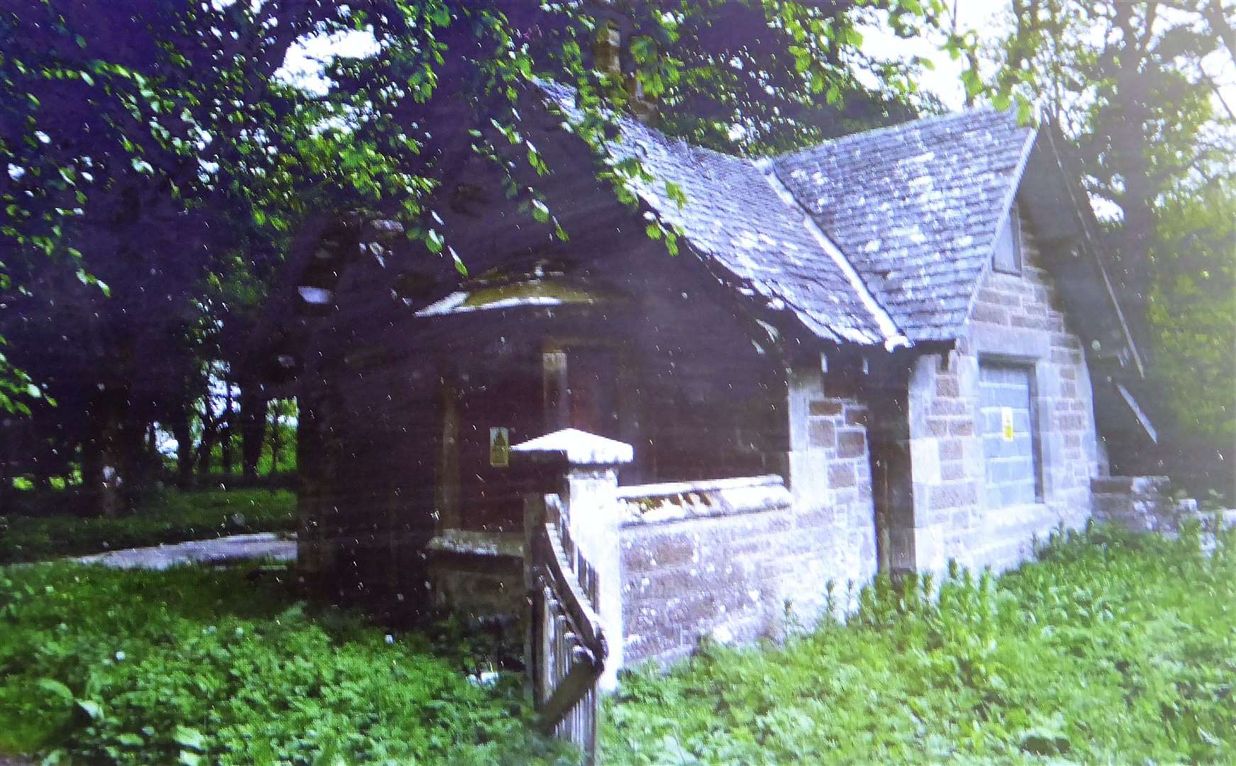 The gate lodge at the former Castlehill House.