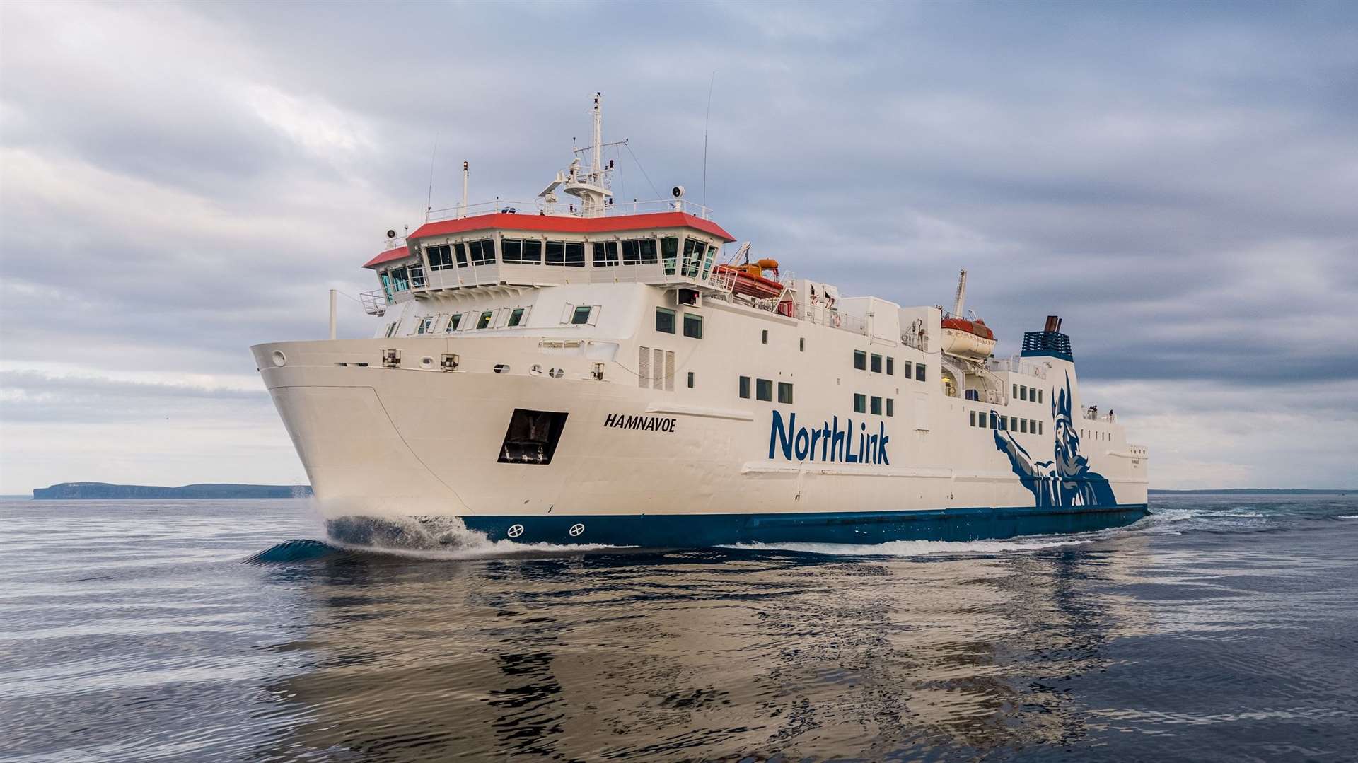 Fares have been frozen on NorthLink's ferries, including the Hamnavoe that operates between Scrabster and Stromness.