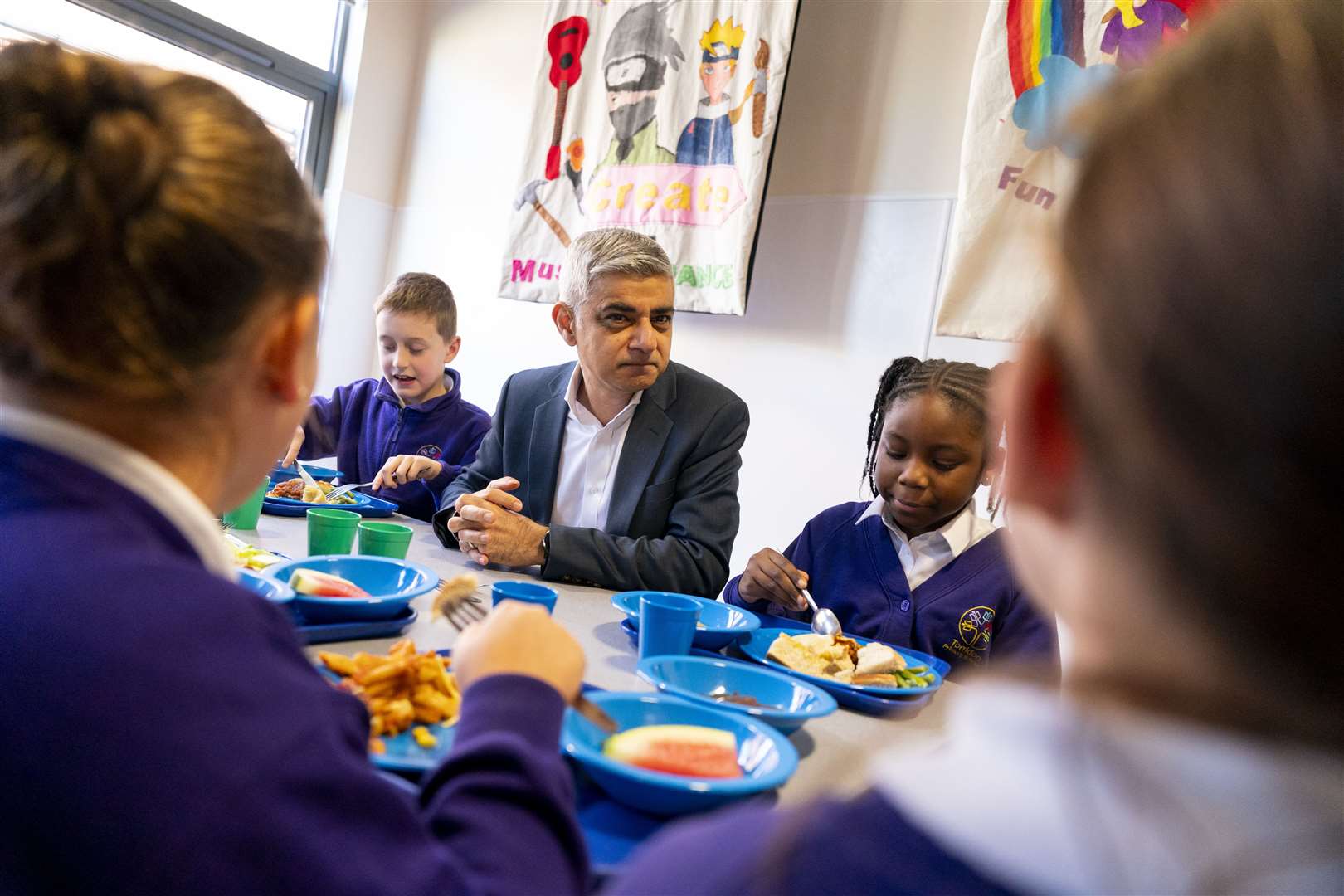 Mayor of London Sadiq Khan during a visit to Torridon Primary School in south east London, to announce the extension of free school meals in London’s primary schools (Jordan Pettitt/PA)