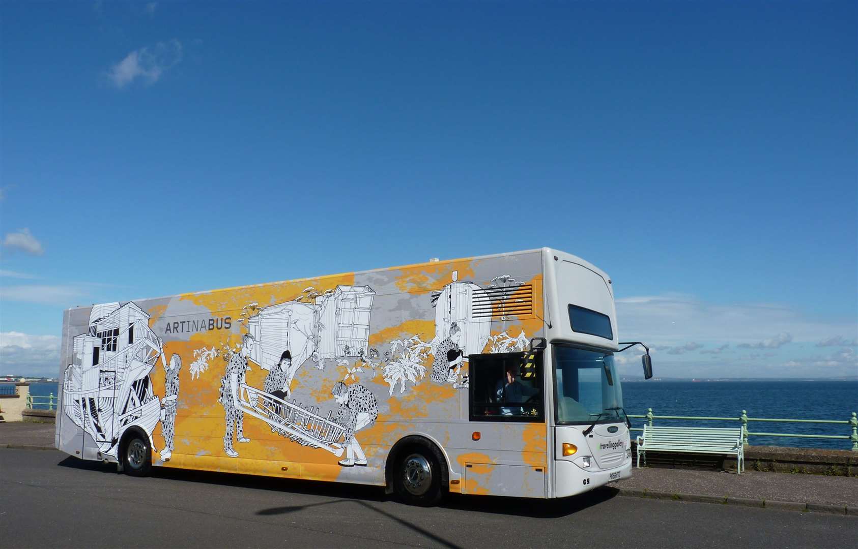 Travelling Gallery Bus. Photo: Travelling Gallery