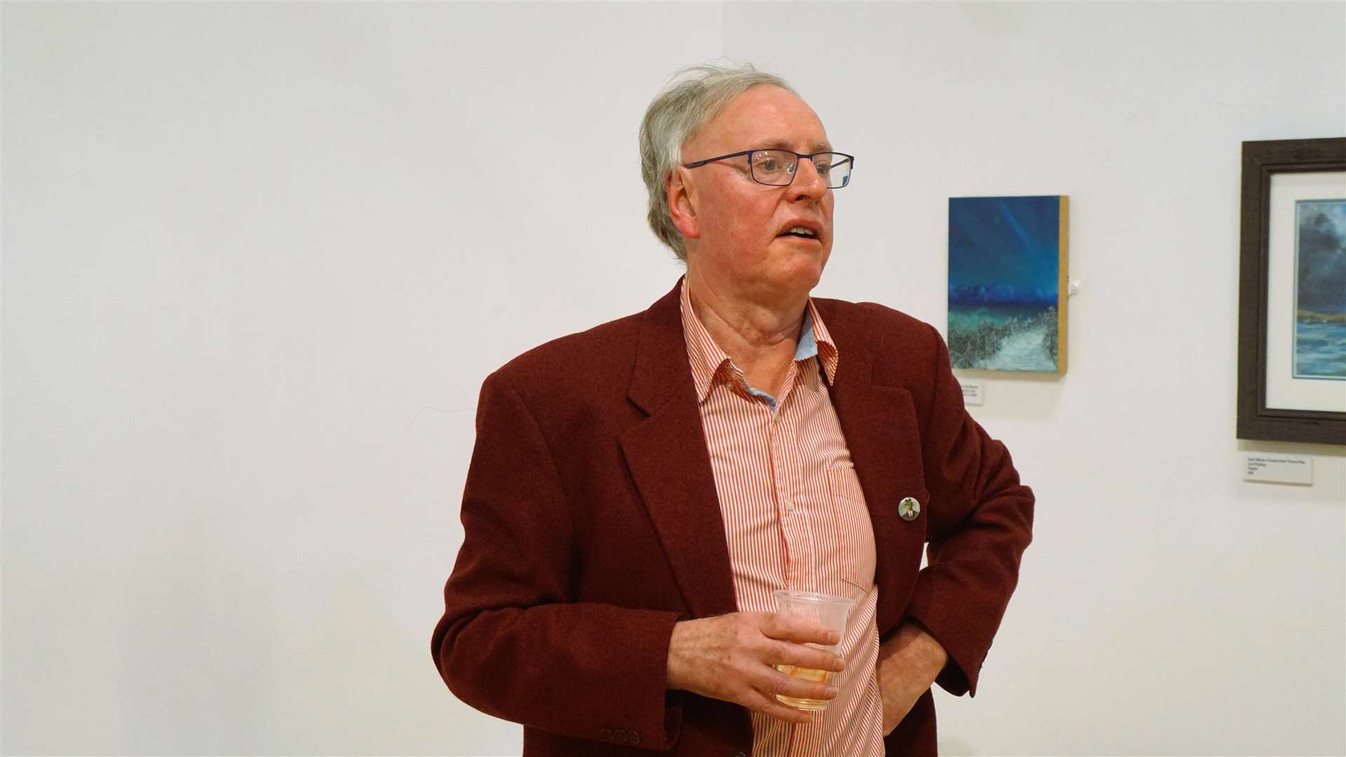Society of Caithness Artists chair Ian Pearson addresses the audience. Picture: DGS
