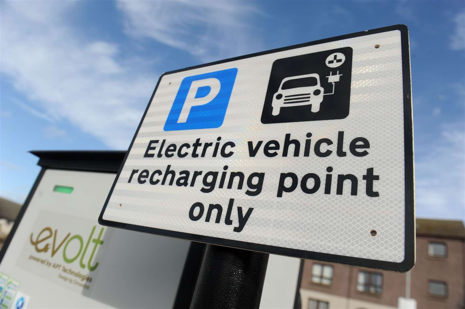 Electric vehicle recharging point, Nairn town centre...Electric vehicle recharging point locator.Picture: Gair Fraser. Image No. ..