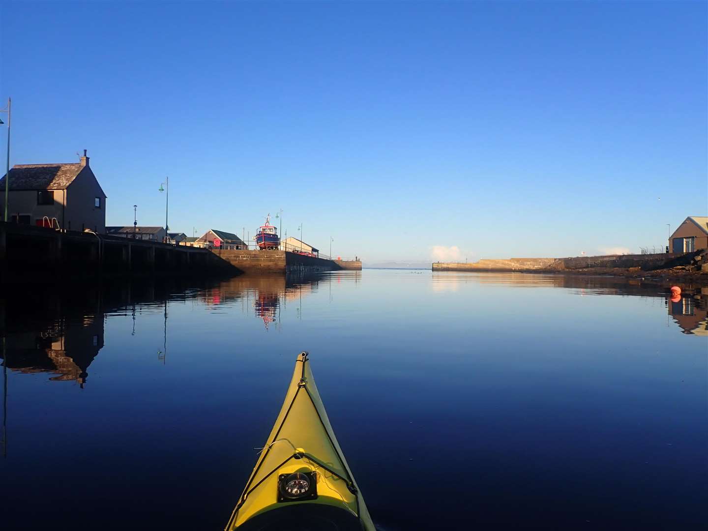 Reaching Thurso harbour in the still water.