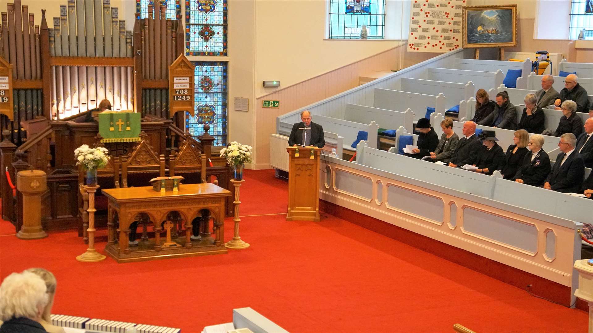 Rev Lyall Rennie speaks at the service of prayer and reflection on the life of Her Majesty Queen Elizabeth. Picture: DGS