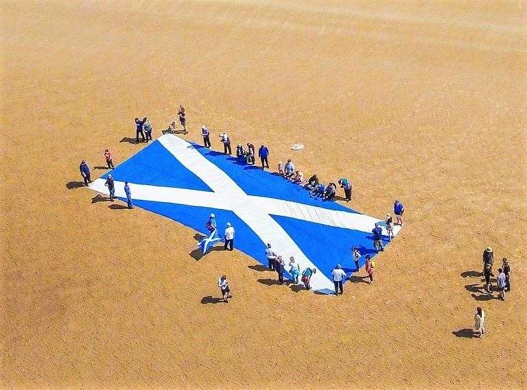 Barry Scollay from Wick captured dramatic images of the giant Saltire on Dunnet beach on Saturday afternoon.