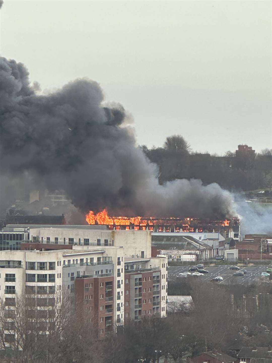 The fire on Fox Street in Liverpool (@misterjgarcia)