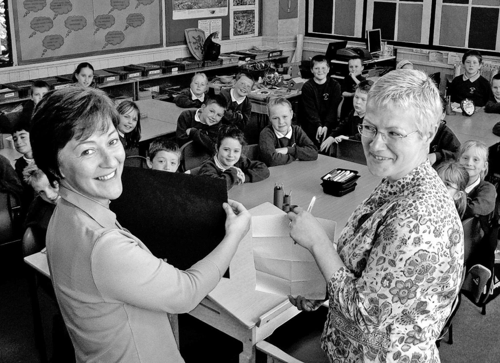Teacher Liz Stewart (left) and classroom assistant Bettine Bain outlining ideas for a tapestry weaving project with Wick North Primary School’s P5 in 2006.