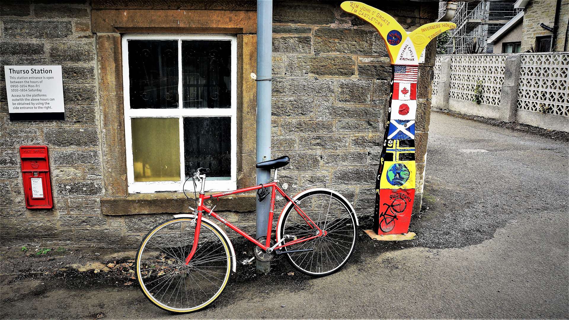 A bicycle outside Thurso railway station. Picture: DGS