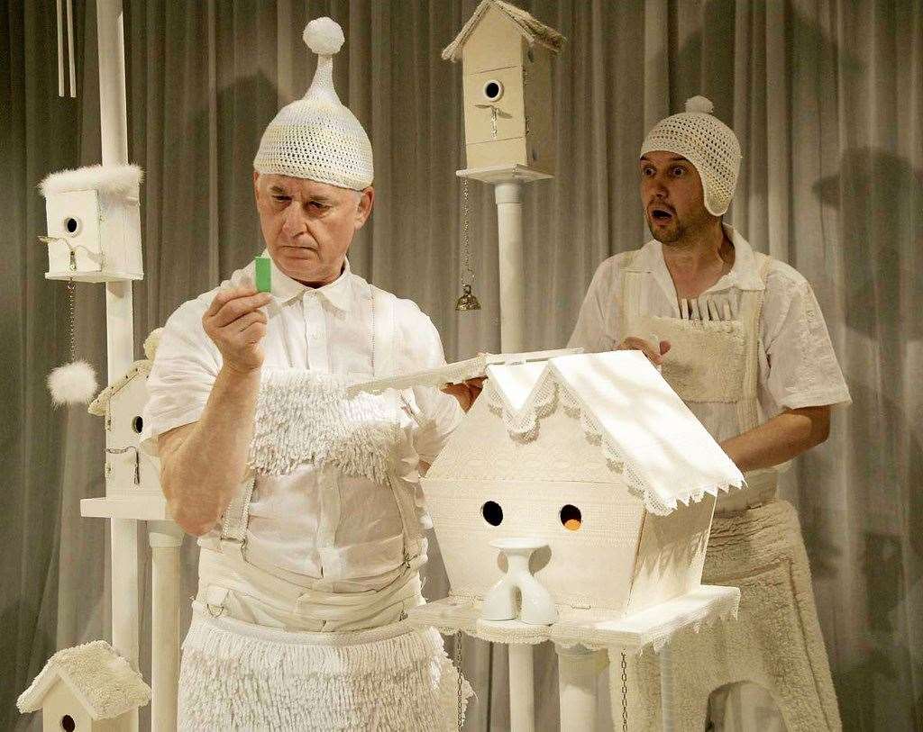 White is a popular children’s Christmas show by award-winning theatre company Catherine Wheels.