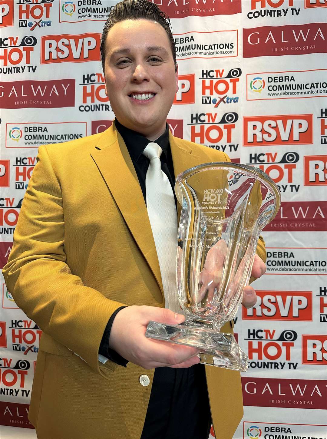 Brandon McPhee with his trophy for Scottish Entertainer of the Year at the 2024 Hot Country TV Awards. Picture: Aisling O’Leary
