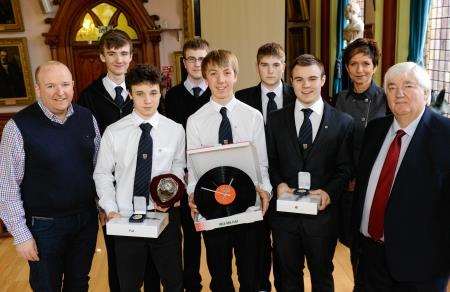 The winning Fortrose team pictured with judges Norman MacDonald (left), Alison MacRitchie and Peter swanson. Picture: Alison White SPP.